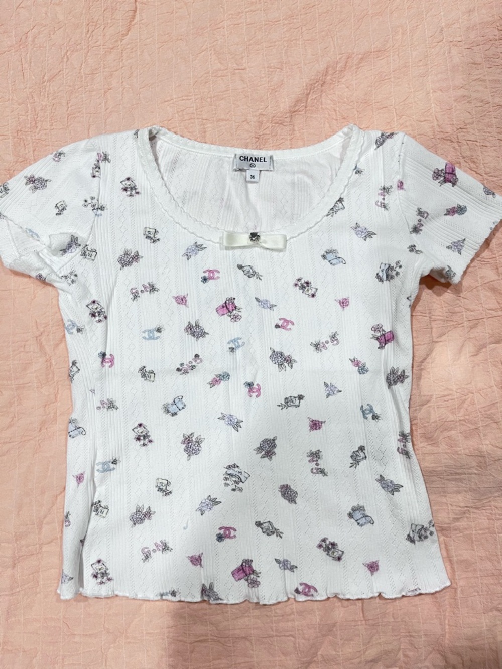 CHANEL White Short Sleeve Knit Top with Pink and Gray Accents